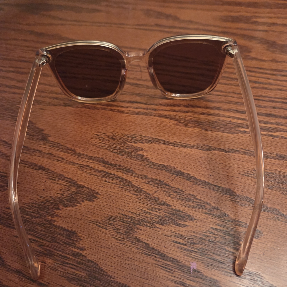 Re-Fabbed Botique Brown Sunglasses with White Case - Picture 3 of 5
